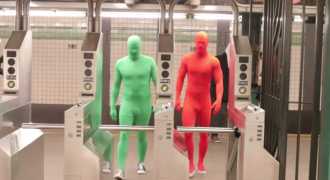 Герои плакатов о правилах поведения в метро ожили в видеоролике