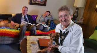 96-летняя американка удочерила эмигрантку из Камбоджи