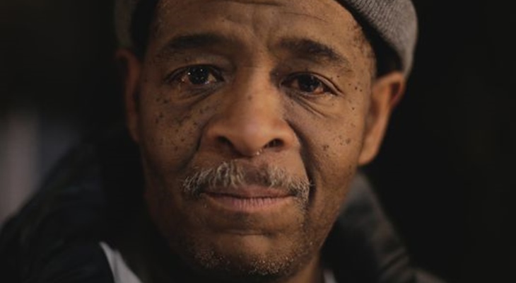 Джеймс Роберсон - рабочий из Детройта, 10 лет ходивший пешком на работу и обратно за 33 километра от дома