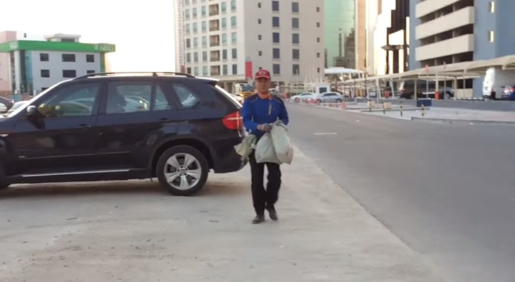 Каждое утро господин Йо убирает мусор на городских улицах