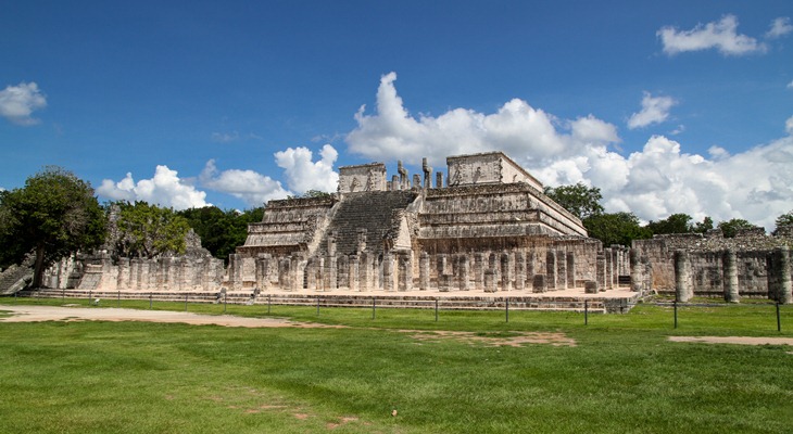 Руины Чичен-Ица - политического и культурного центра цивилизации майя